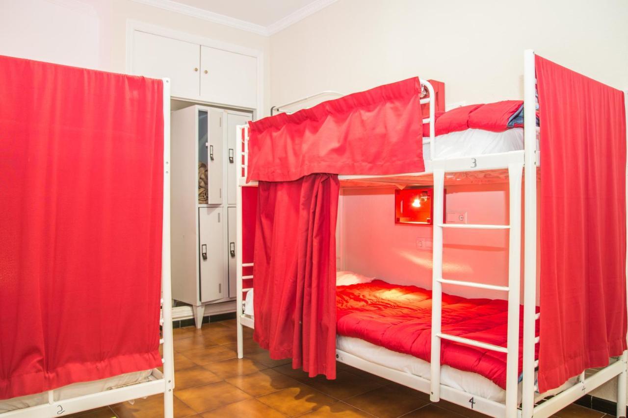 Bed 4-Bed Female Dormitory Room Private Bathroom