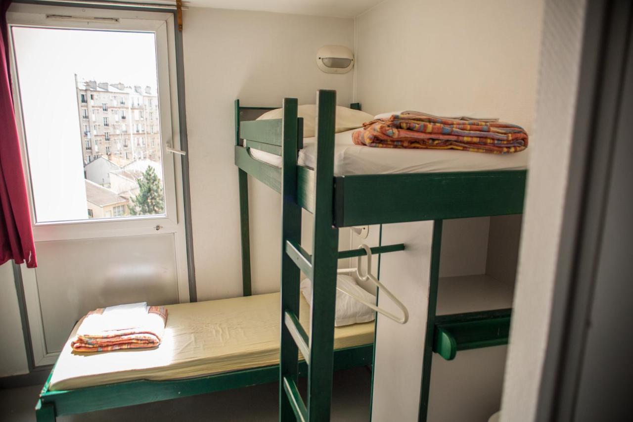 Habitación doble con 2 camas con ducha, WC comunitario