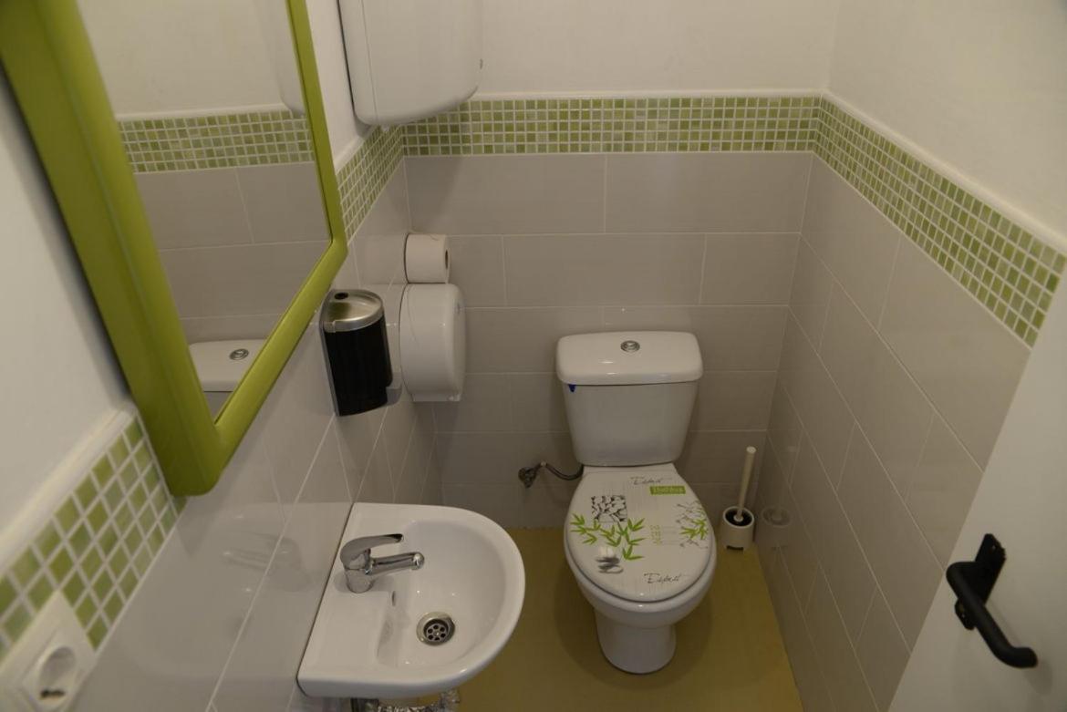 Litera en habitación compartida mixta