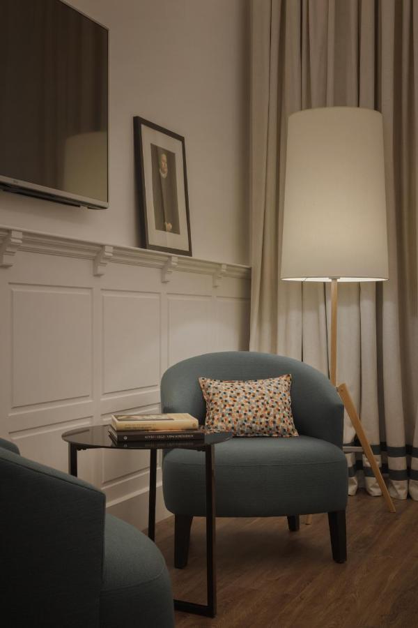 Family Room,1092663456:JPEG