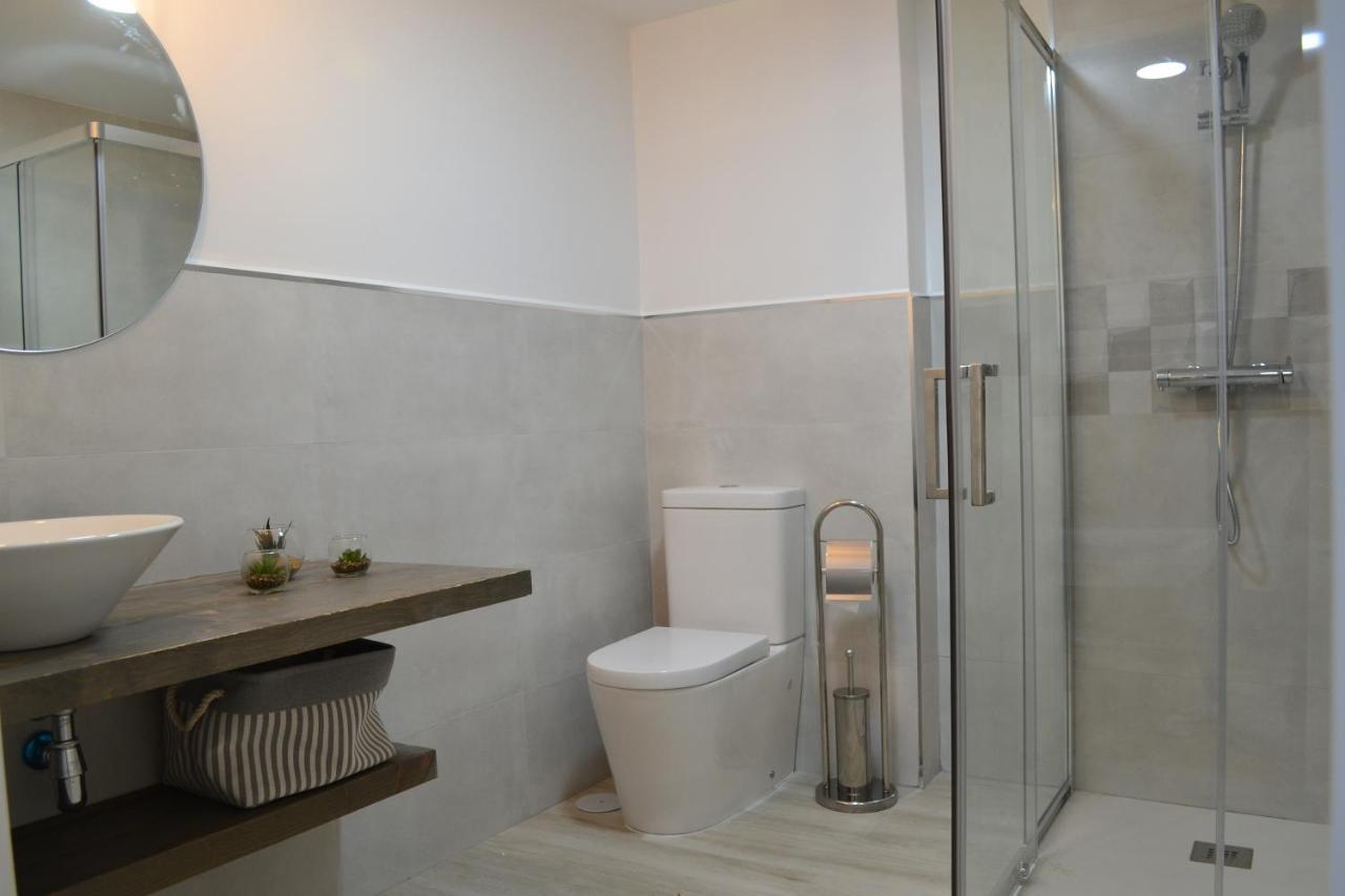 Family Room Private Bathroom