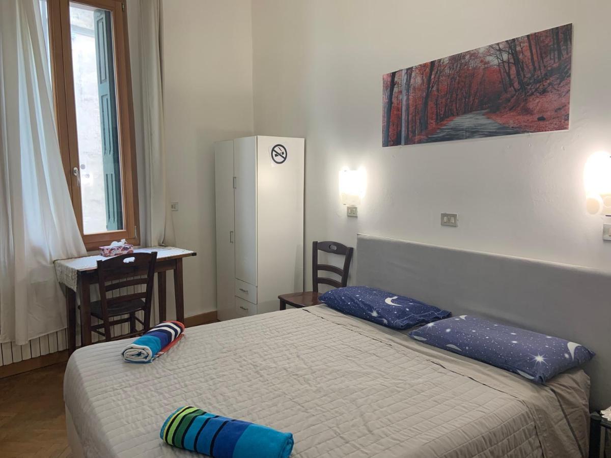 Habitación Doble con baño compartido