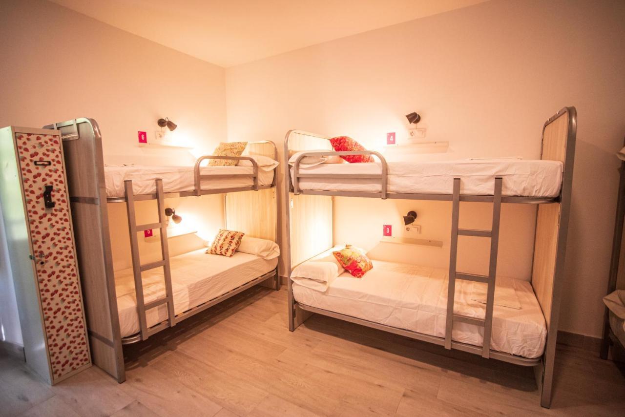 Bed 8-Bed Mixed Dormitory Room