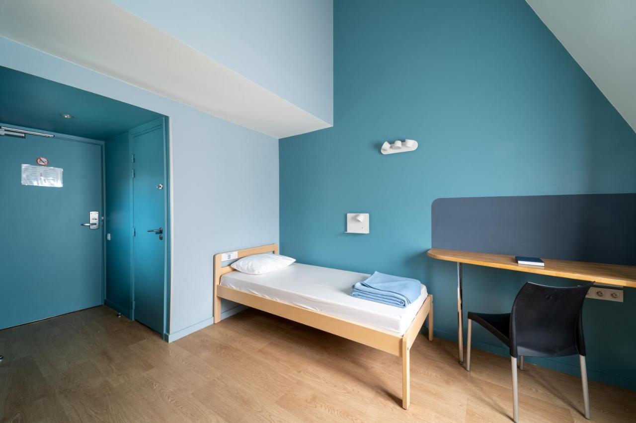 Habitación Individual para mujer con baño compartido