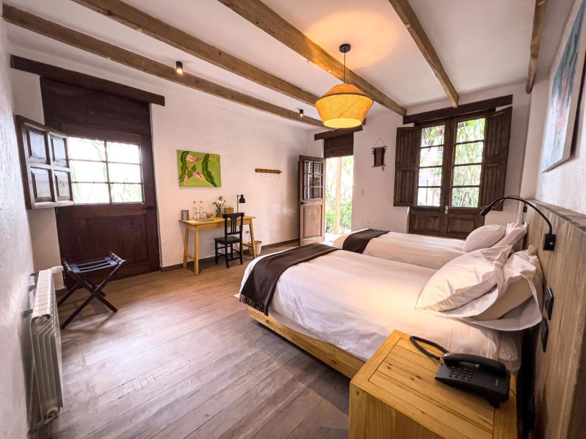 Quarto com Cama de Casal ou 2 de Solteiro