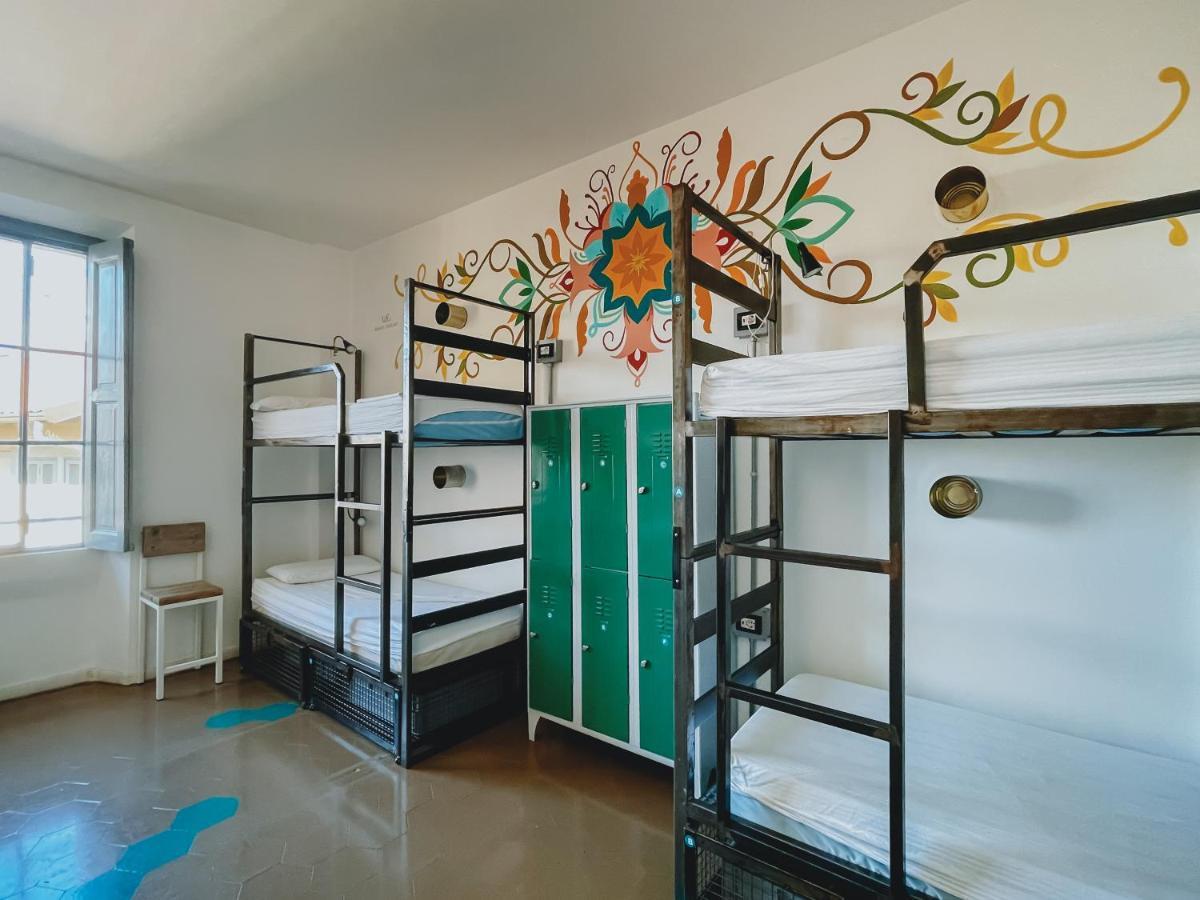 Cama individual en habitación compartida con 8 camas - Solo mujeres