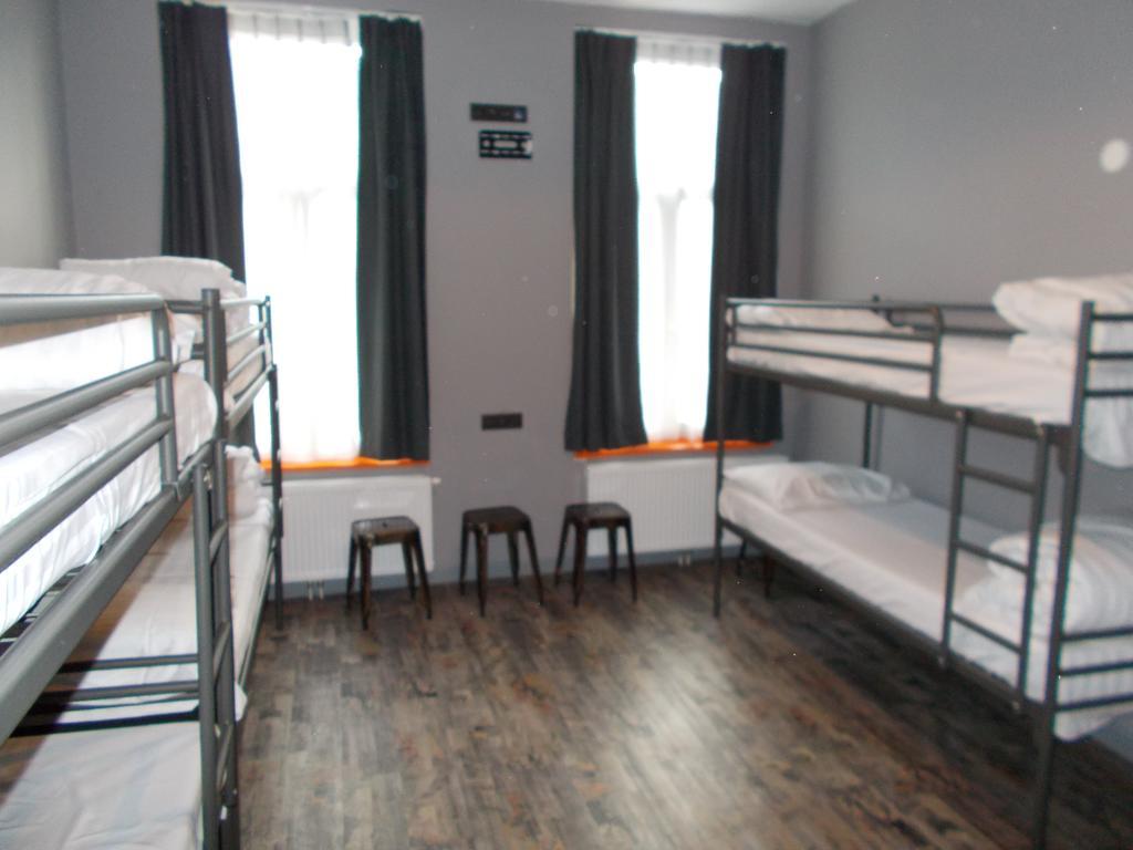 Cama en habitación compartida mixta de 8 camas