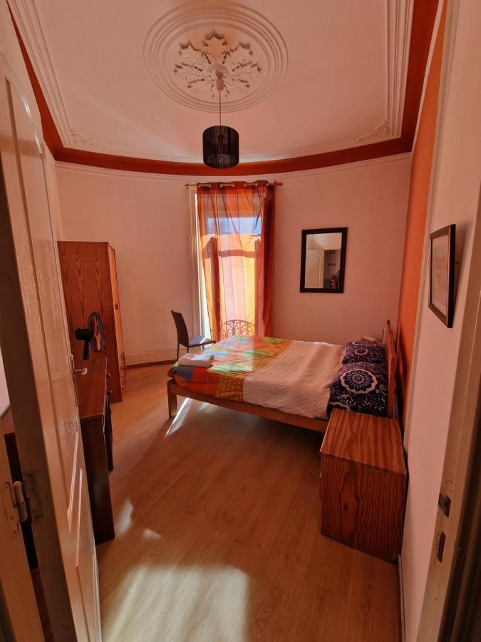 Quarto Duplo com Banheiro Compartilhado