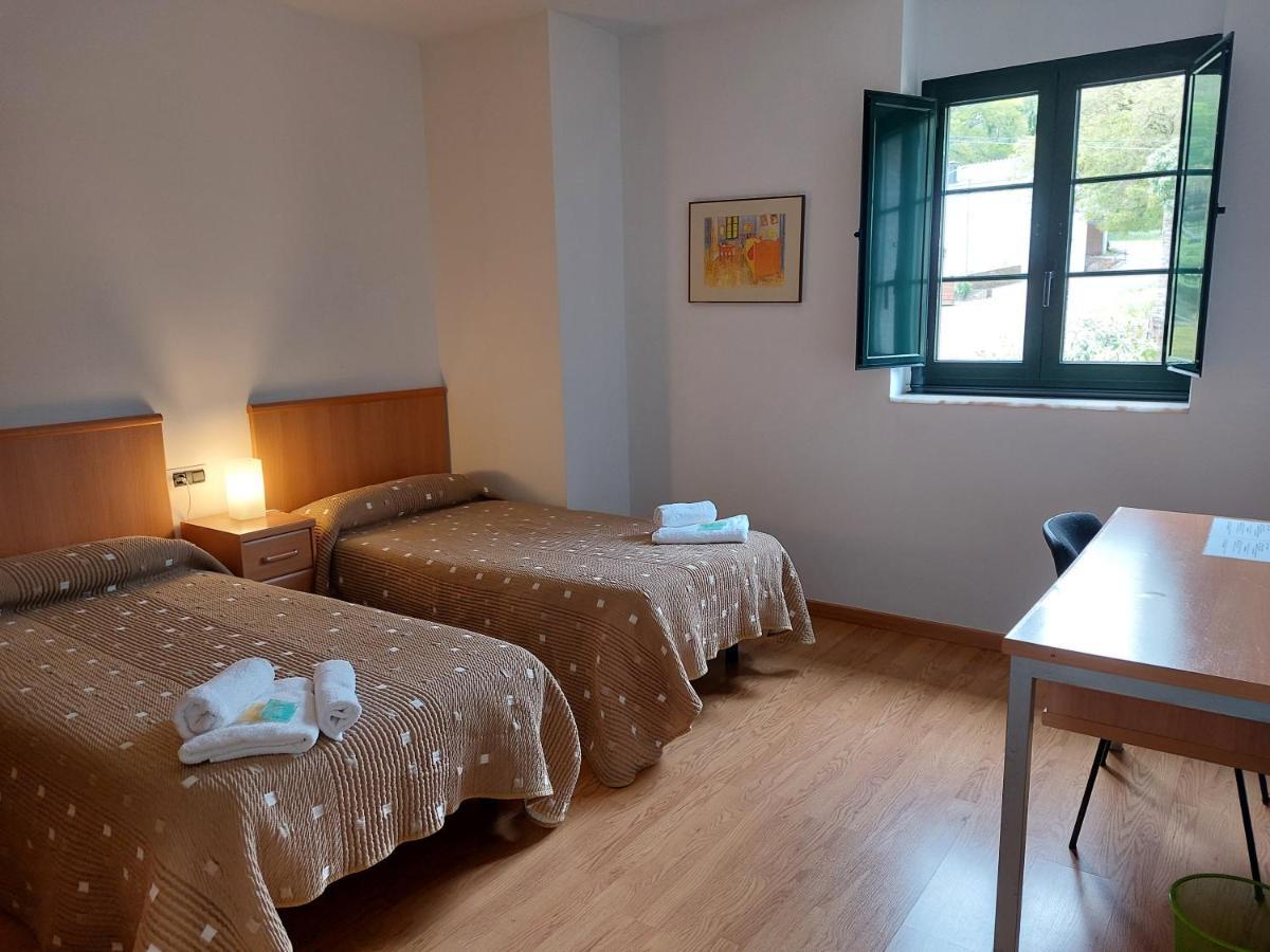 Twin Room,1382947664:JPEG