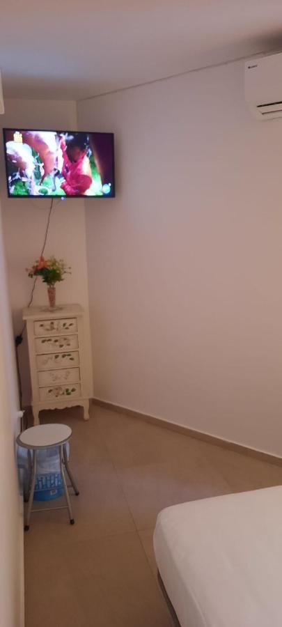 Habitación Cuádruple Económica con baño compartido