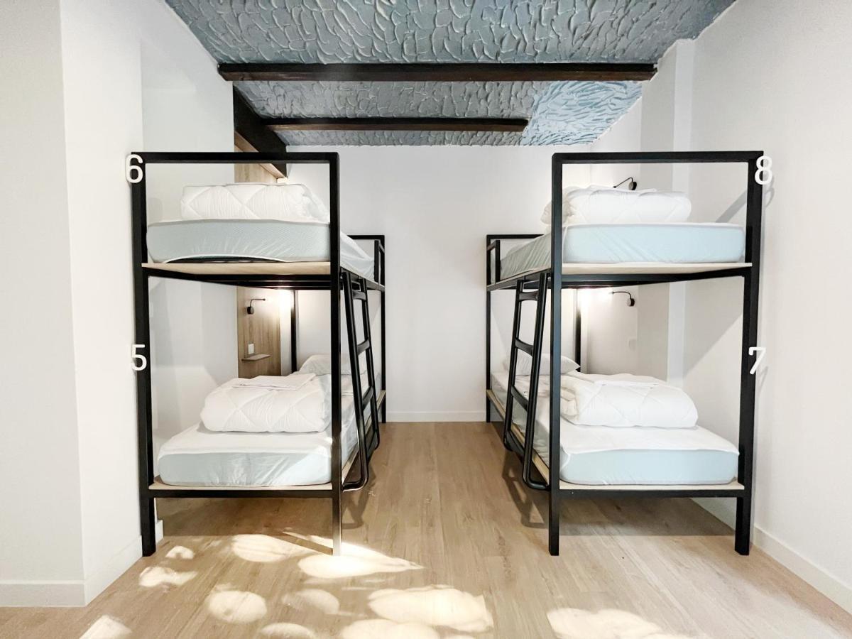 Bed 8-Bed Mixed Dormitory Room