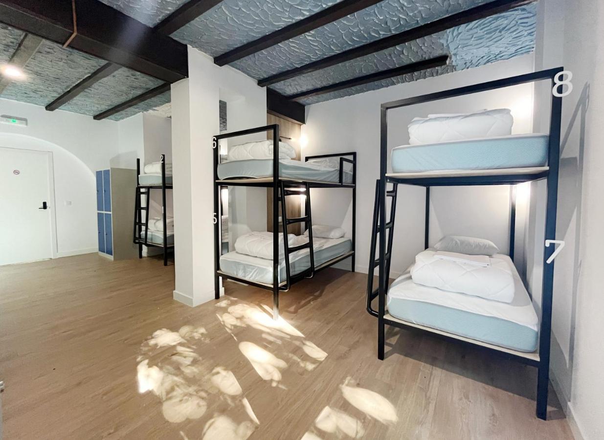 Bed 8-Bed Mixed Dormitory Room