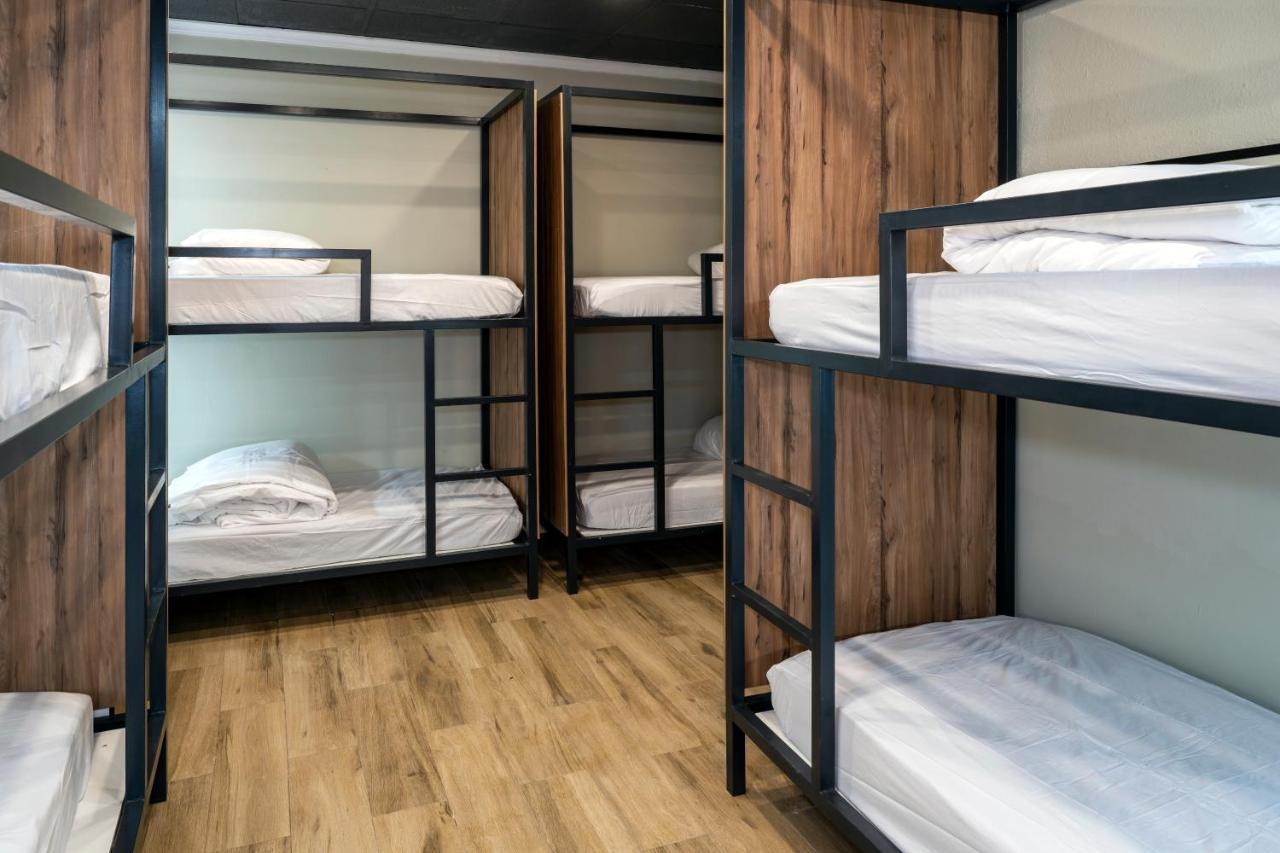Bed 8-Bed Mixed Dormitory Room,1467782051:JPEG