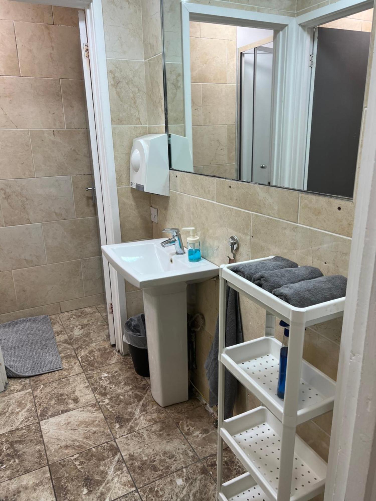 Cama de Solteiro em Dormitório com 3 Camas