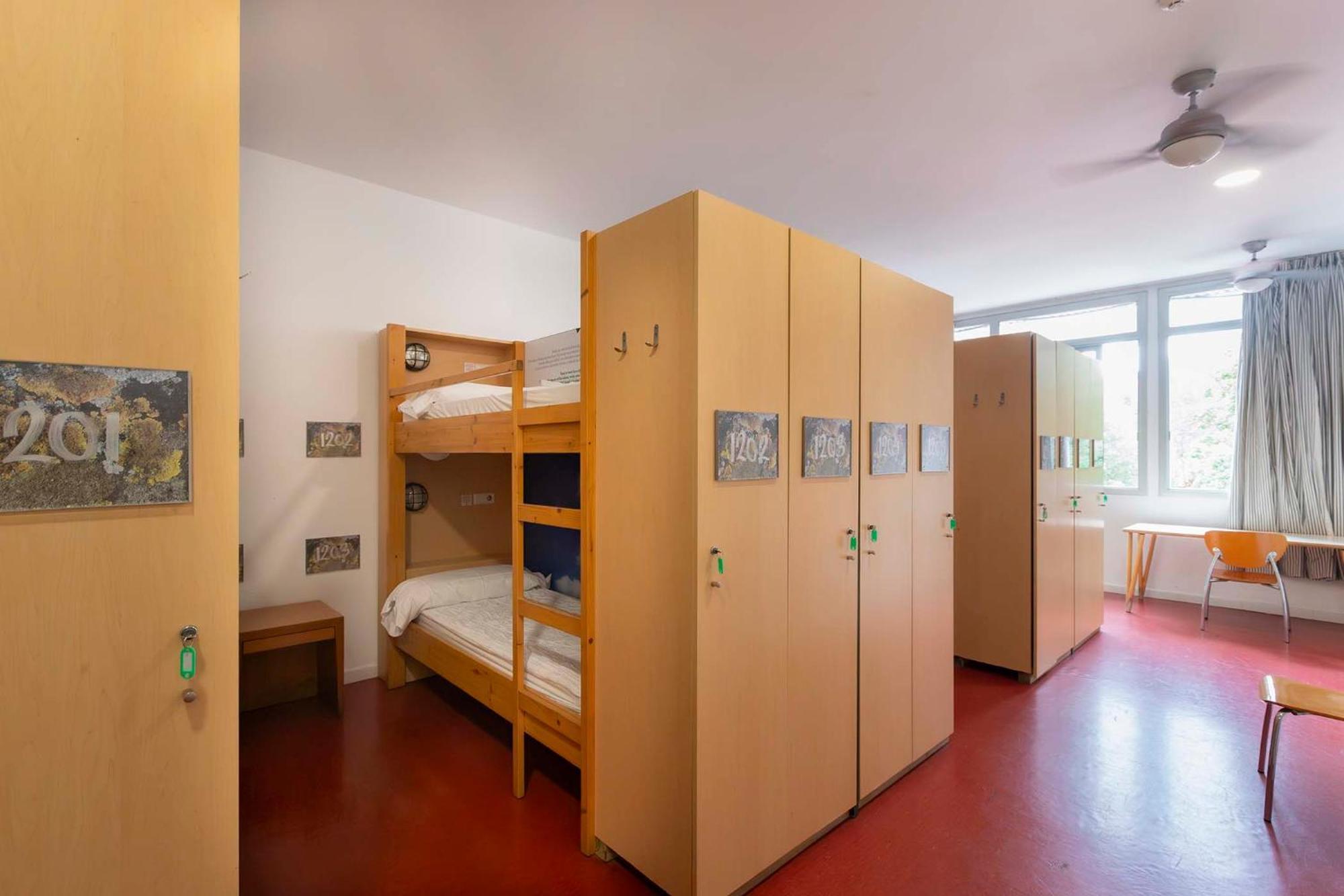 Bed 10-Bed Female Dormitory Room Private Bathroom,1552891180:JPEG