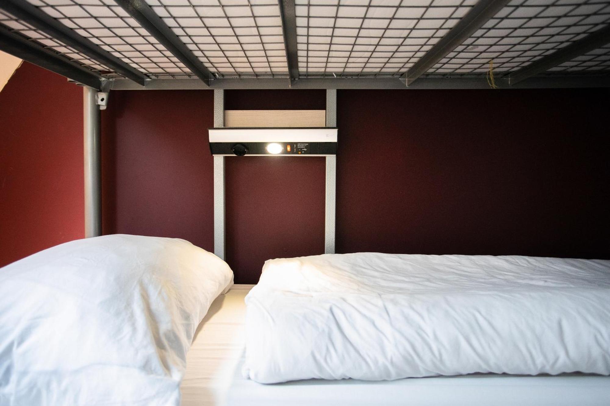 Cama en habitación compartida mixta de 6 camas