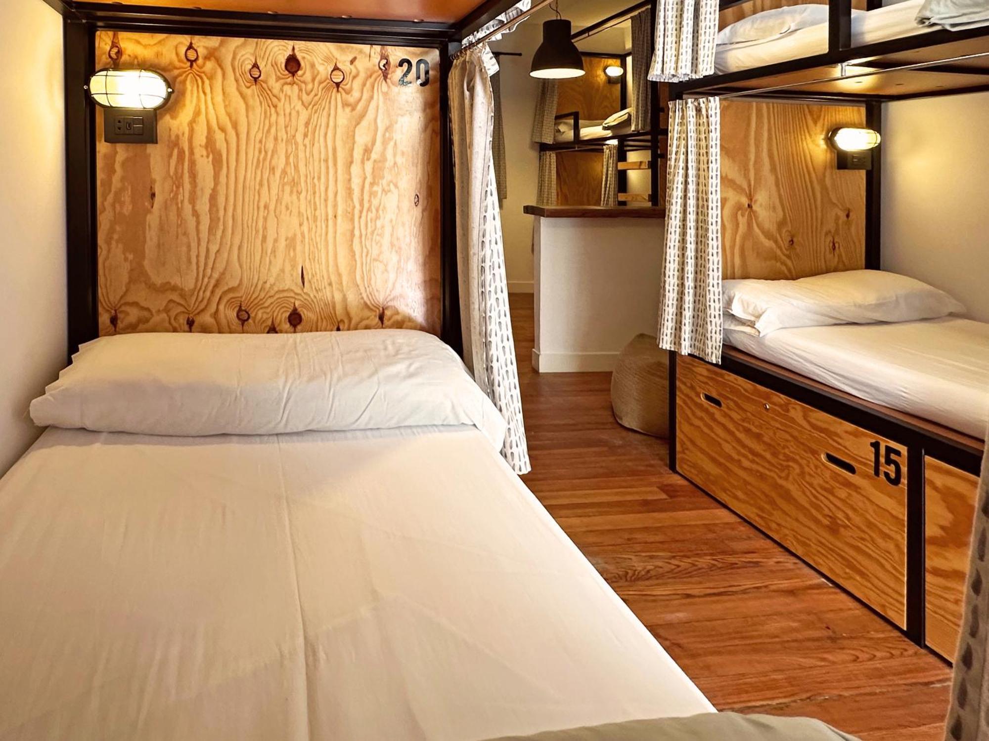 Bed 8-Bed Dormitory Room