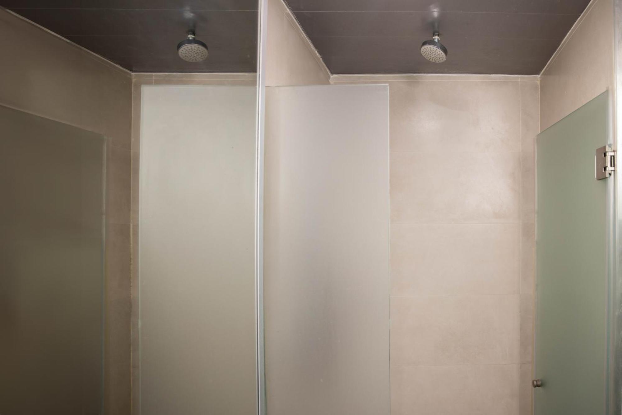 Quadruple Room Private Bathroom,1607673530:JPEG