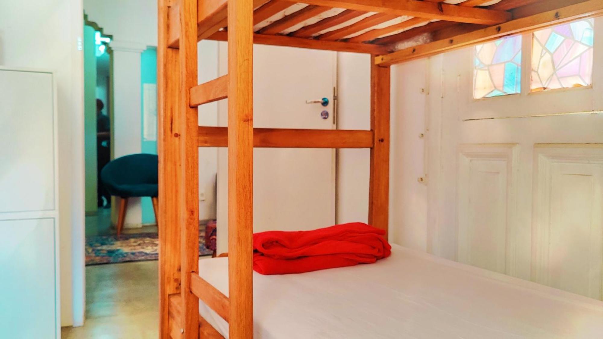 Single Bed Female Dormitory Room,1635895483:JPEG