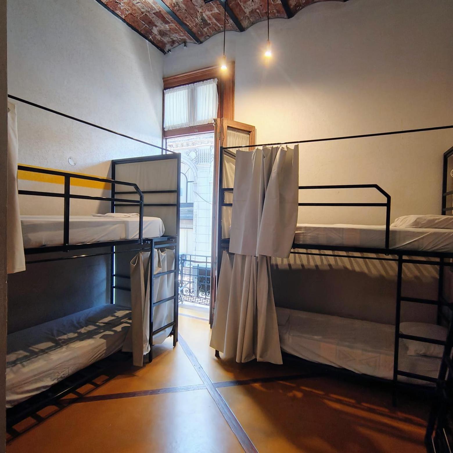 Cama individual en habitación compartida - 4 camas