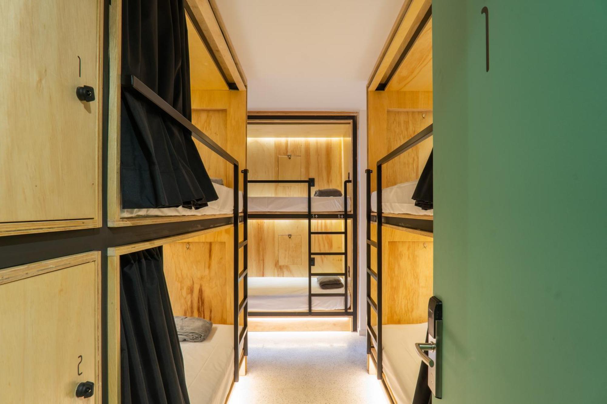 Cama em Dormitório Misto com 6 Camas