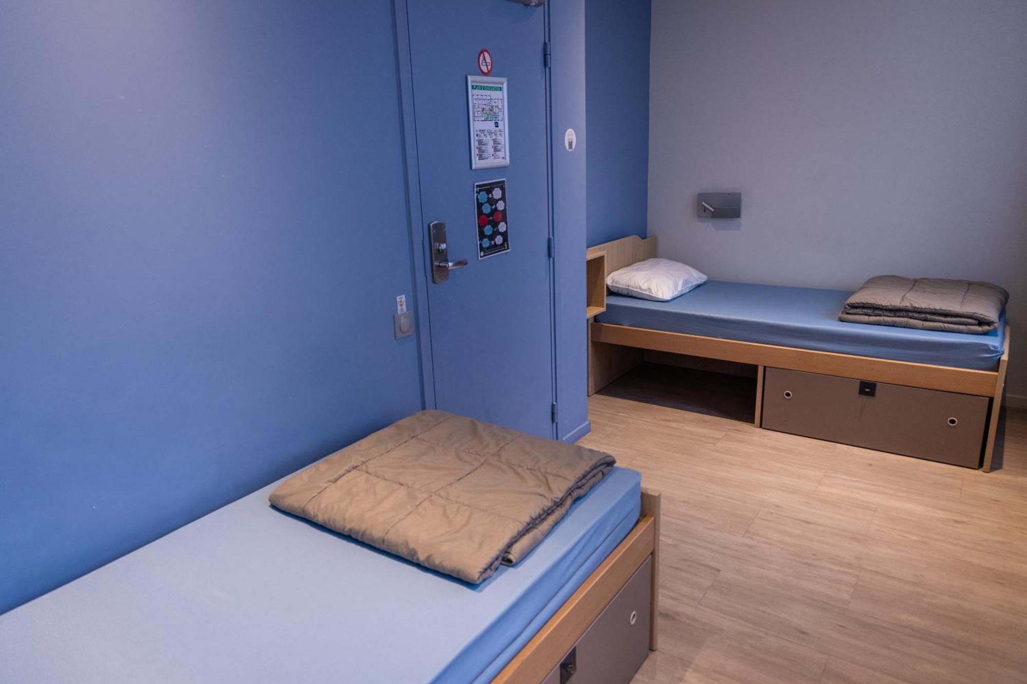 Bunk Bed 8-Bed Male Dormitory Room
