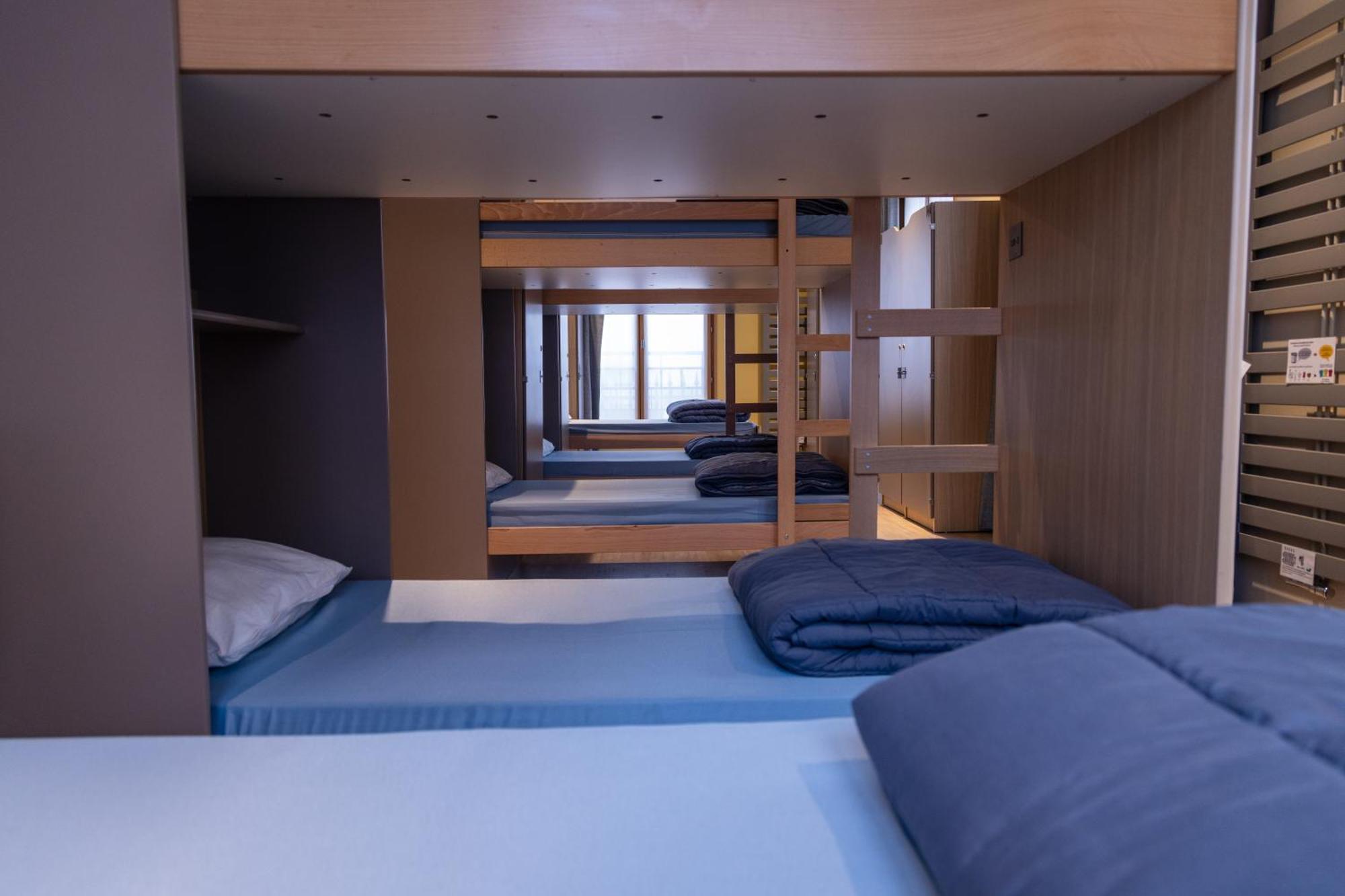 Bunk Bed 8-Bed Male Dormitory Room