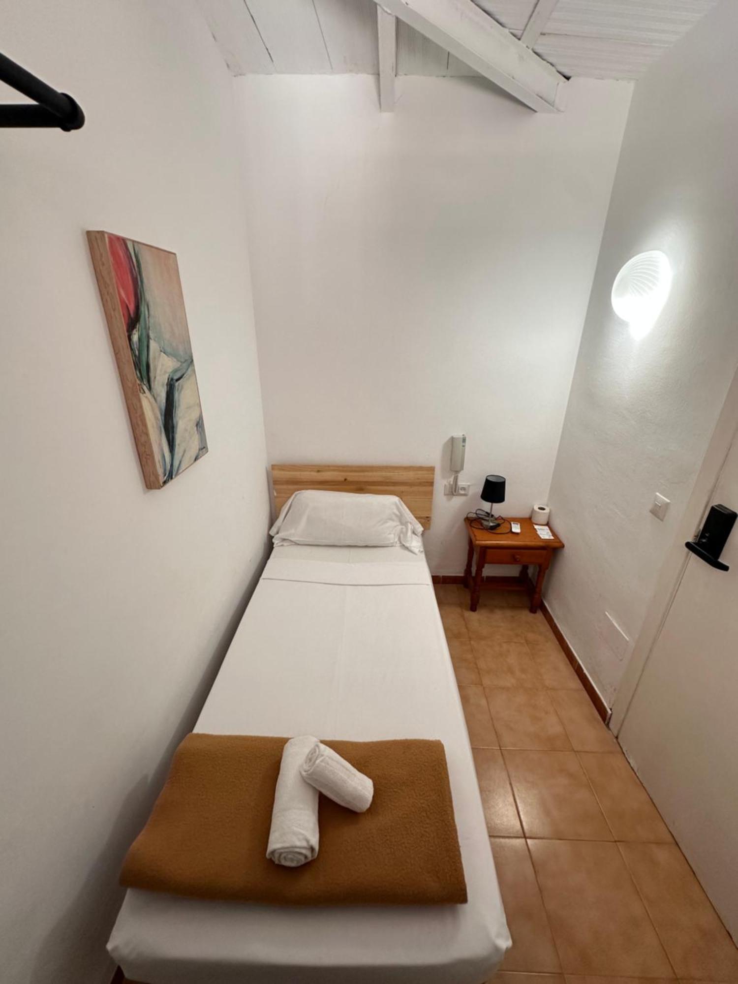 Habitación Individual con baño compartido
