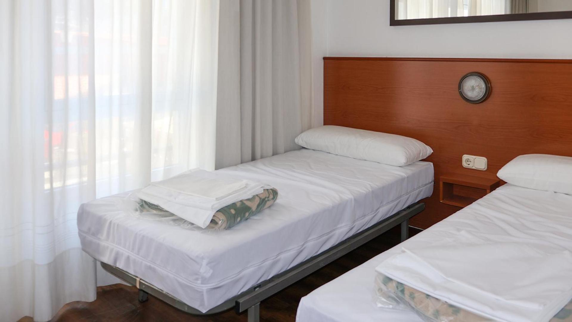 Twin Room,1663132746:JPEG