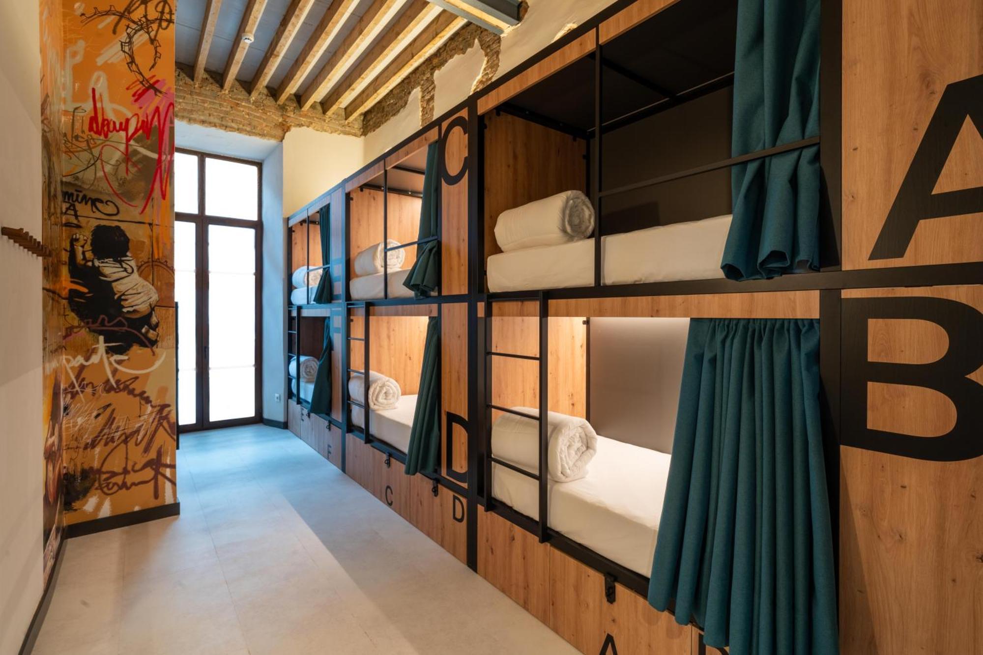 Bed 10-Bed Mixed Dormitory Room,1679538130:JPEG