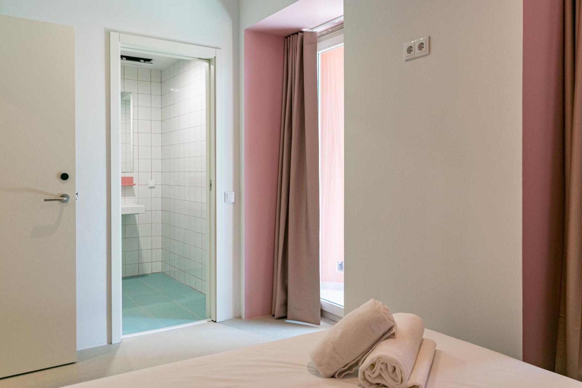 Double Room with Balcony,1684379135:JPEG