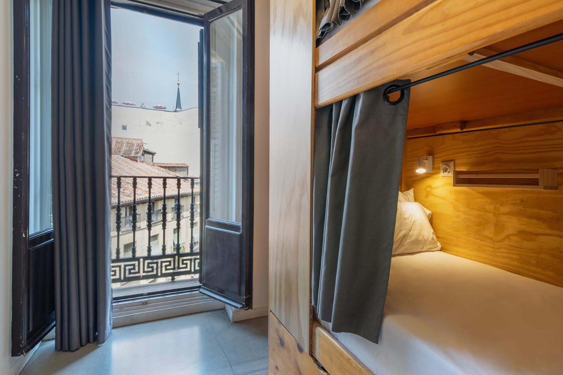 Single Bed 4-Bed Female Dormitory Room Private Bathroom,1731407990:JPEG