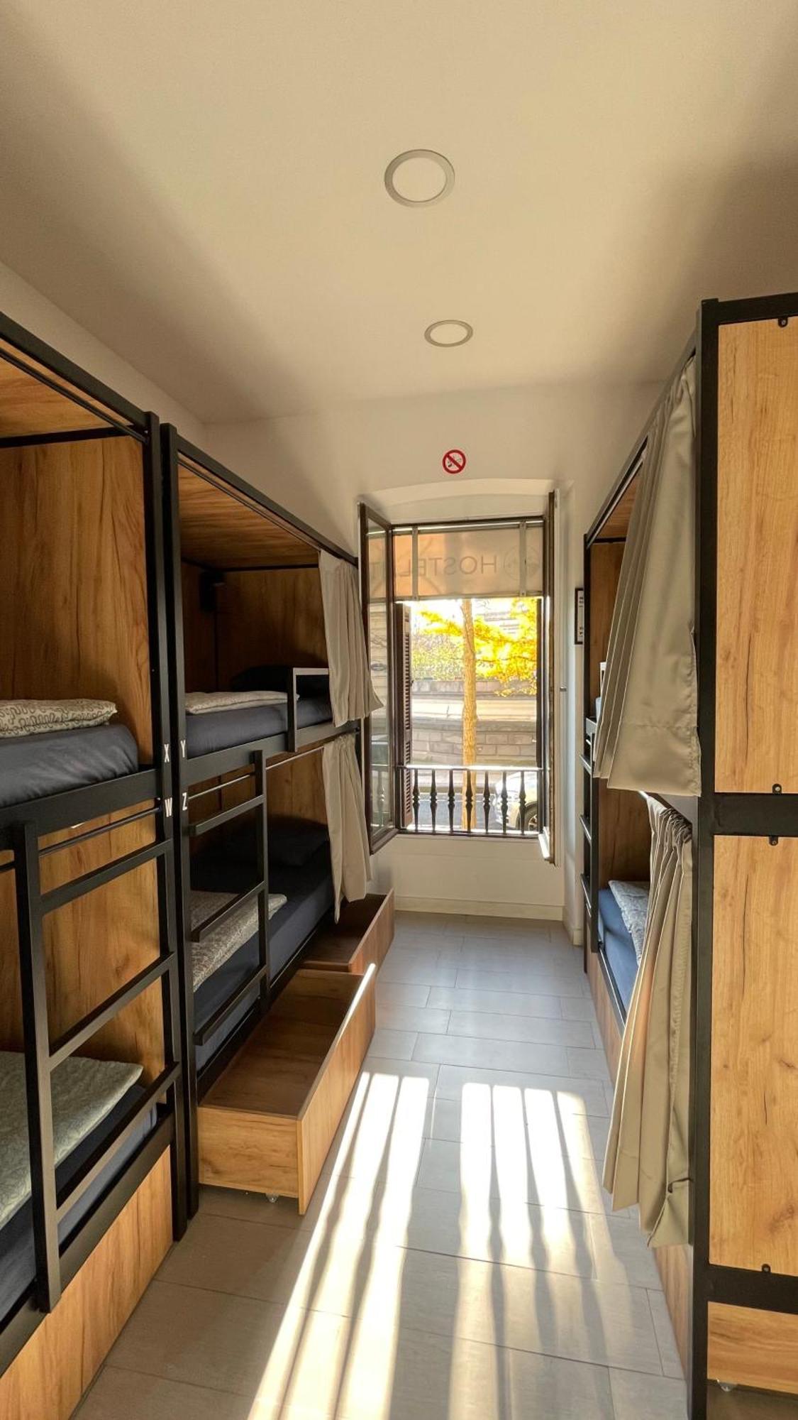 Bed 6-Bed Mixed Dormitory Room