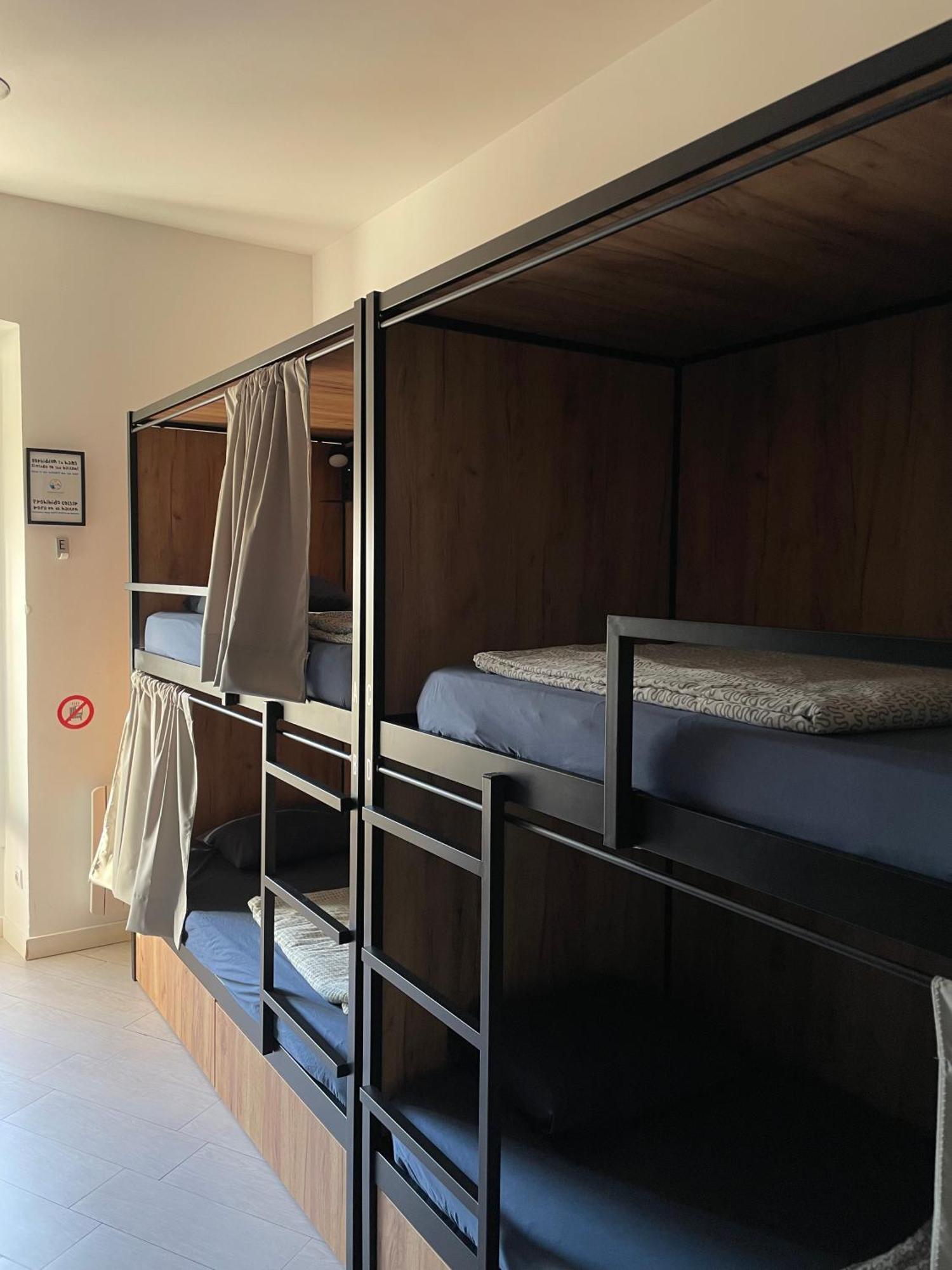 Bed 8-Bed Mixed Dormitory Room