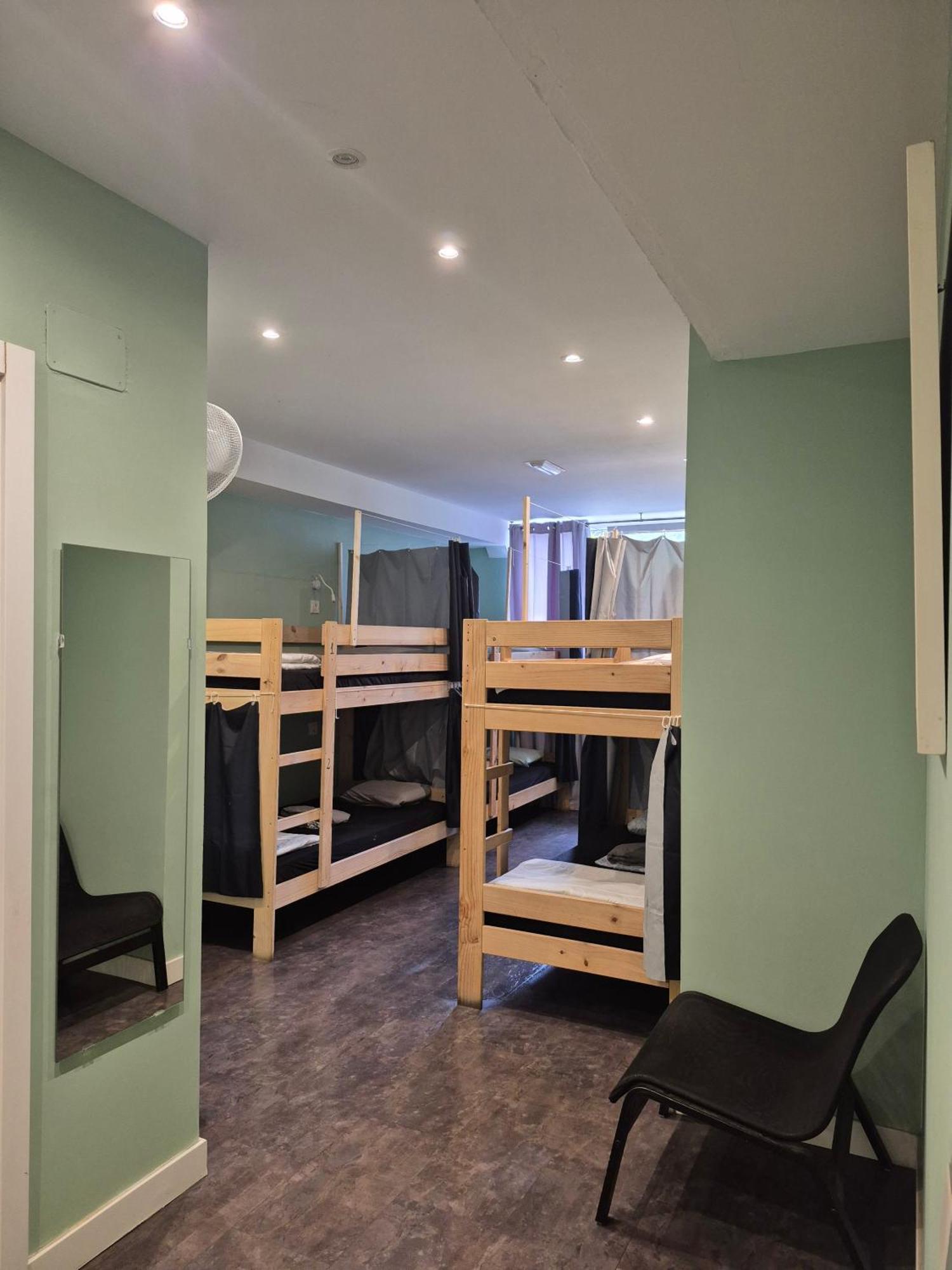 Bed 8-Bed Mixed Dormitory Room