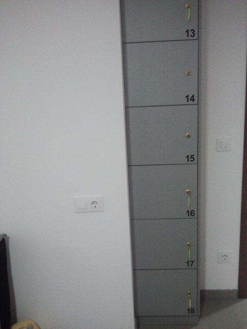 Litera en dormitorio compartido de 6 camas