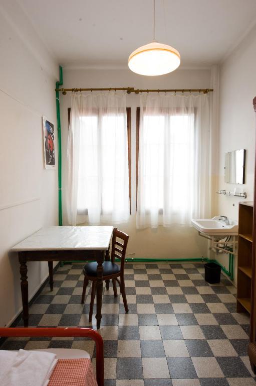 Habitación Individual con baño compartido