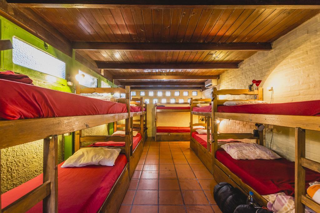 Cama en habitación compartida de 8 camas