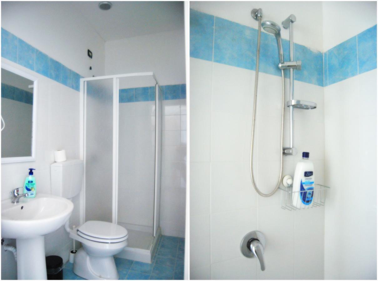 Cama en habitación compartida de 4 camas con baño privado