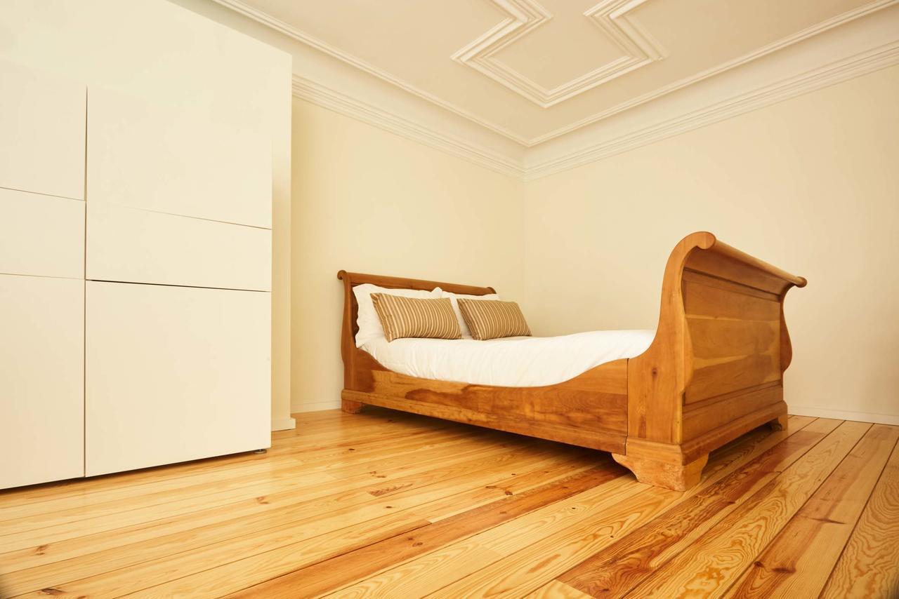 Family Room with Shared Bathroom,595983981:JPEG