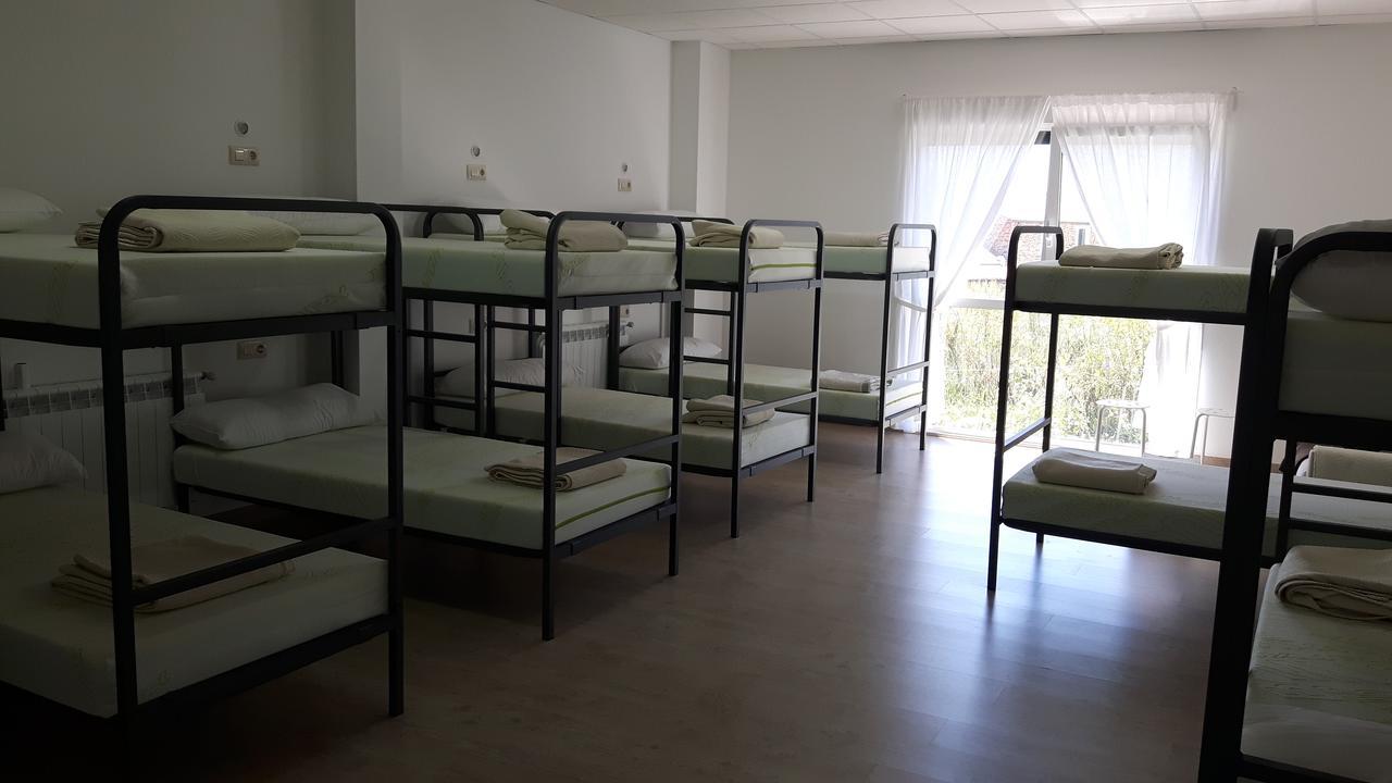 Single Bed Mixed Dormitory Room