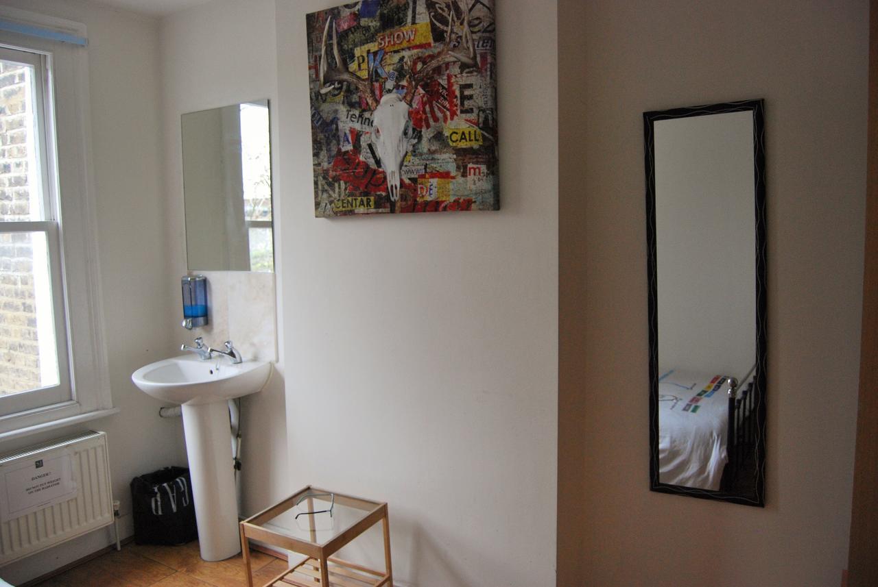 Quarto Duplo Standard com Banheiro Compartilhado