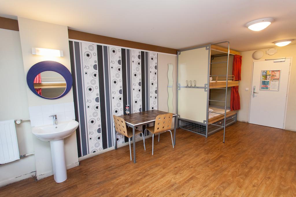 Cama em Dormitório com 8 Camas