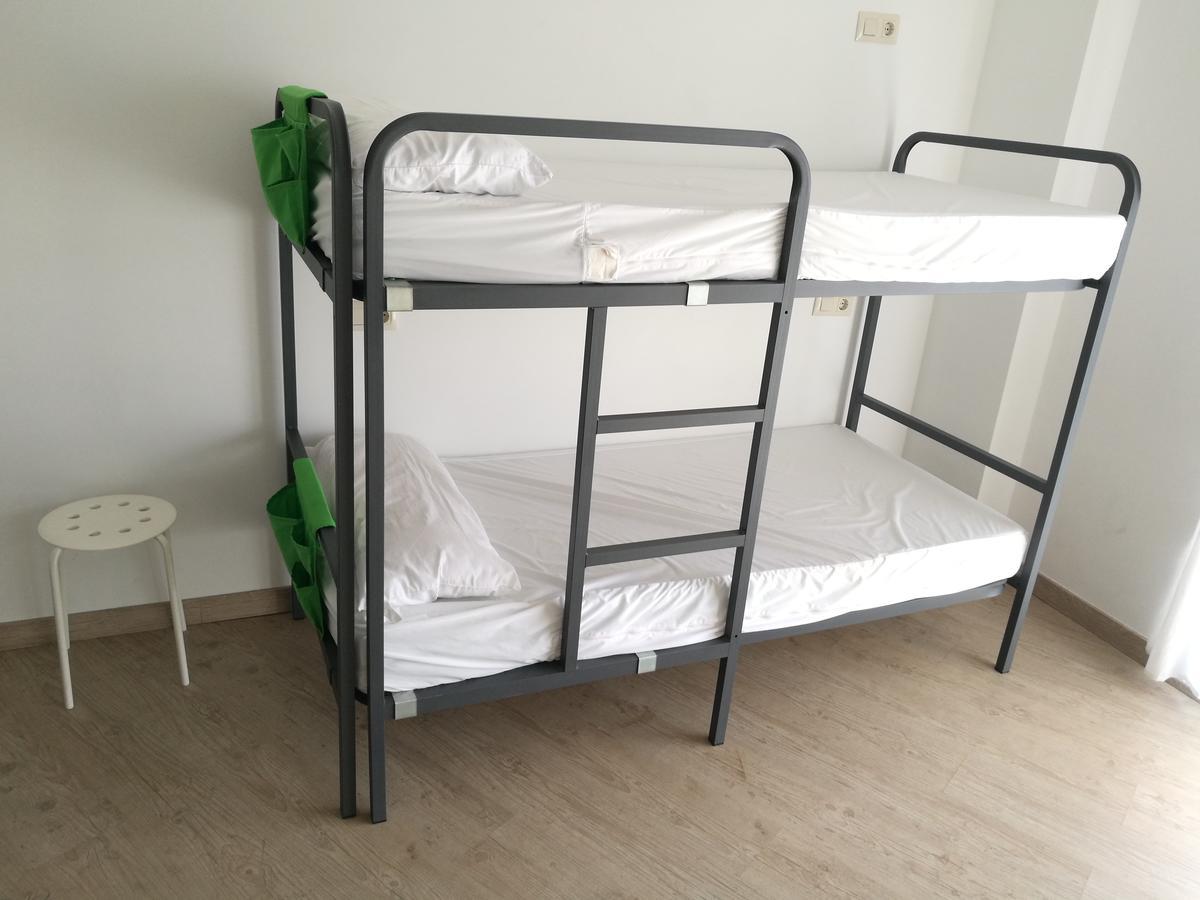 Single Bed Mixed Dormitory Room