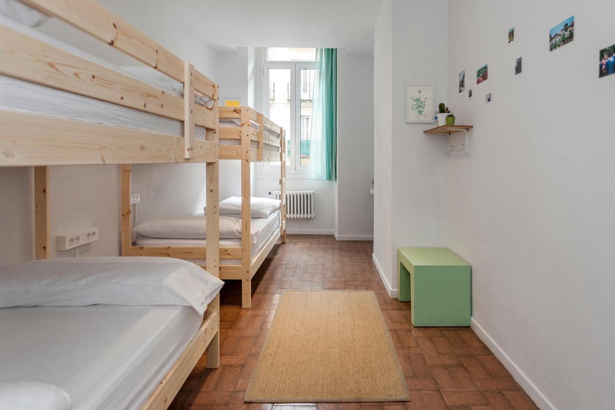Bed 6-Bed Female Dormitory Room