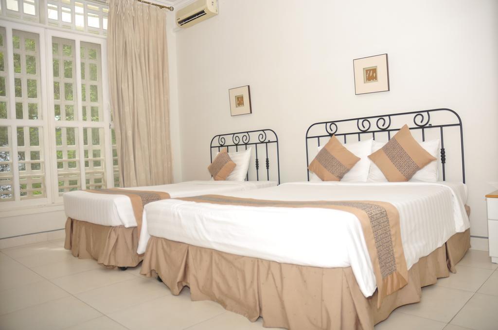 Cama em Dormitório Misto com 8 Camas