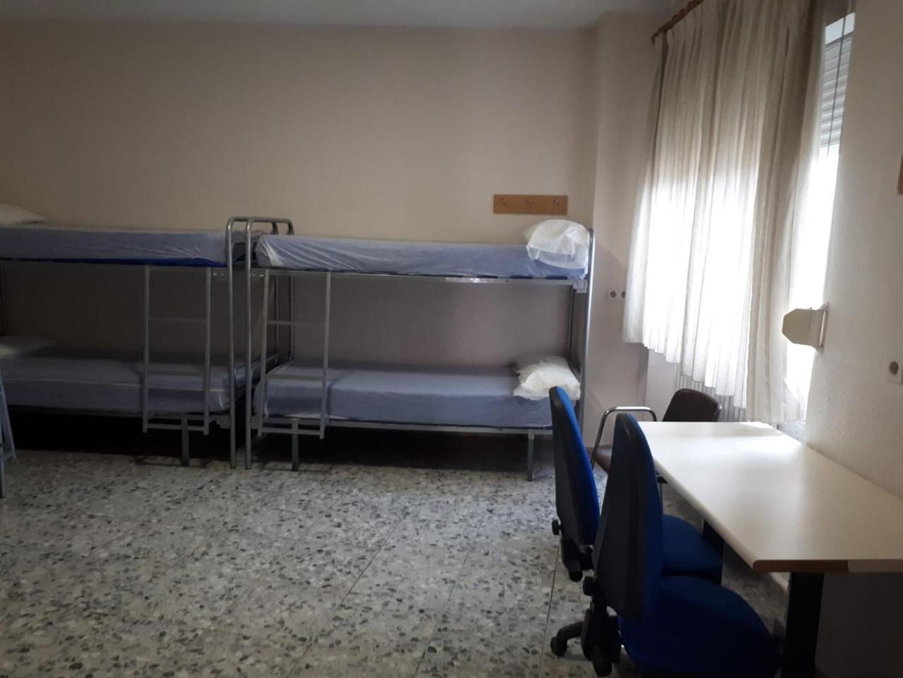 Single Bed Dormitory Room,902056183:JPEG