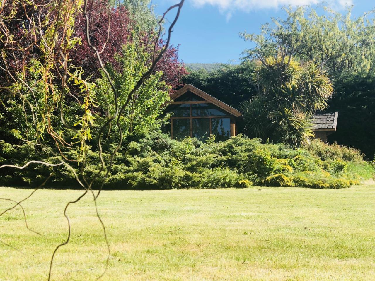 Estudio con vistas al jardín