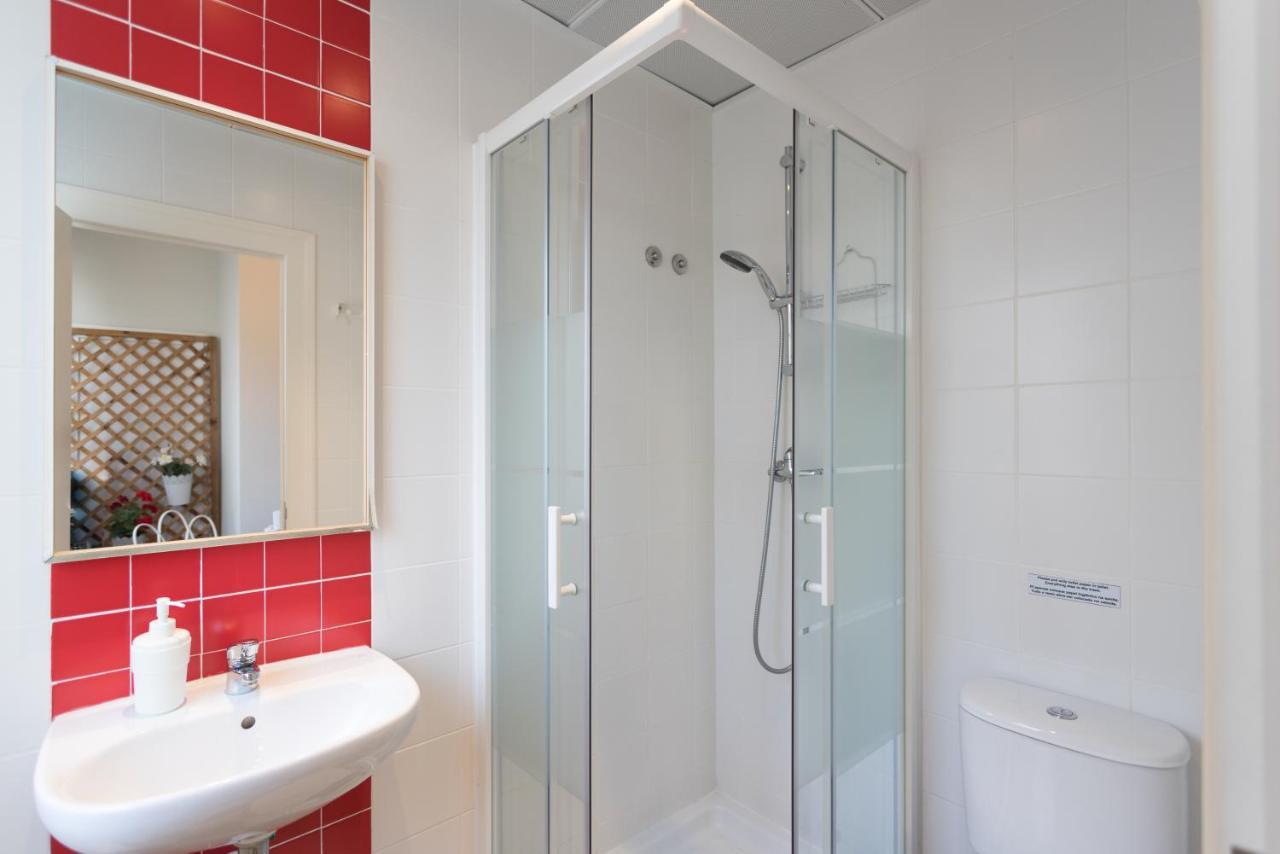 Double Room Private Bathroom,762122482:JPEG