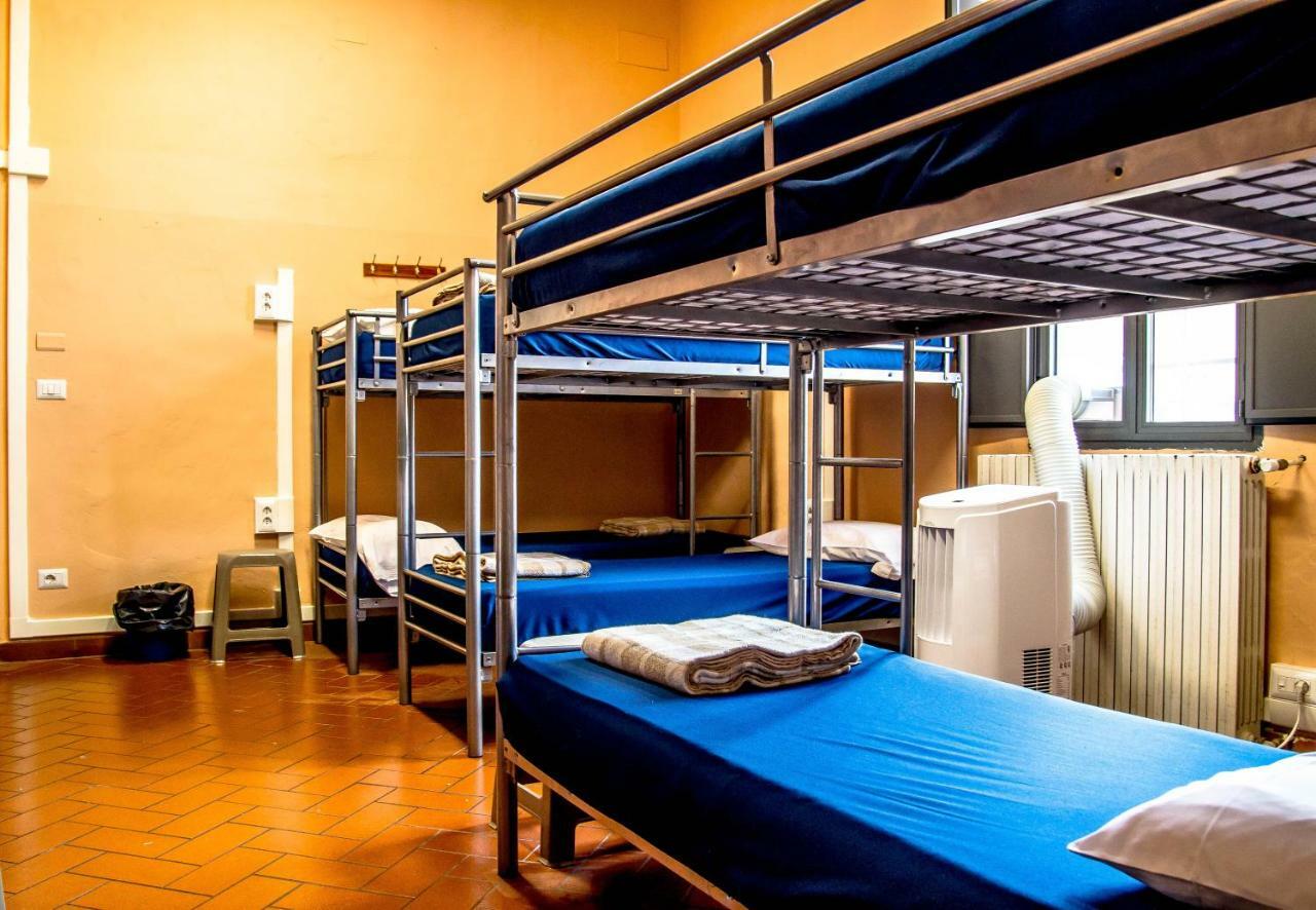 Single Bed Female Dormitory Room,780936552:JPEG